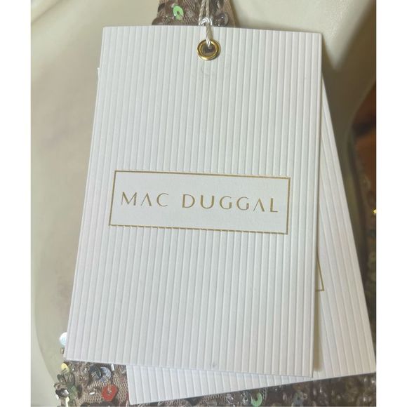 Mac Duggal V-Neck Sequin Sheath Gown in Nude NWT Size 8 brand new never worn - Picture 11 of 12